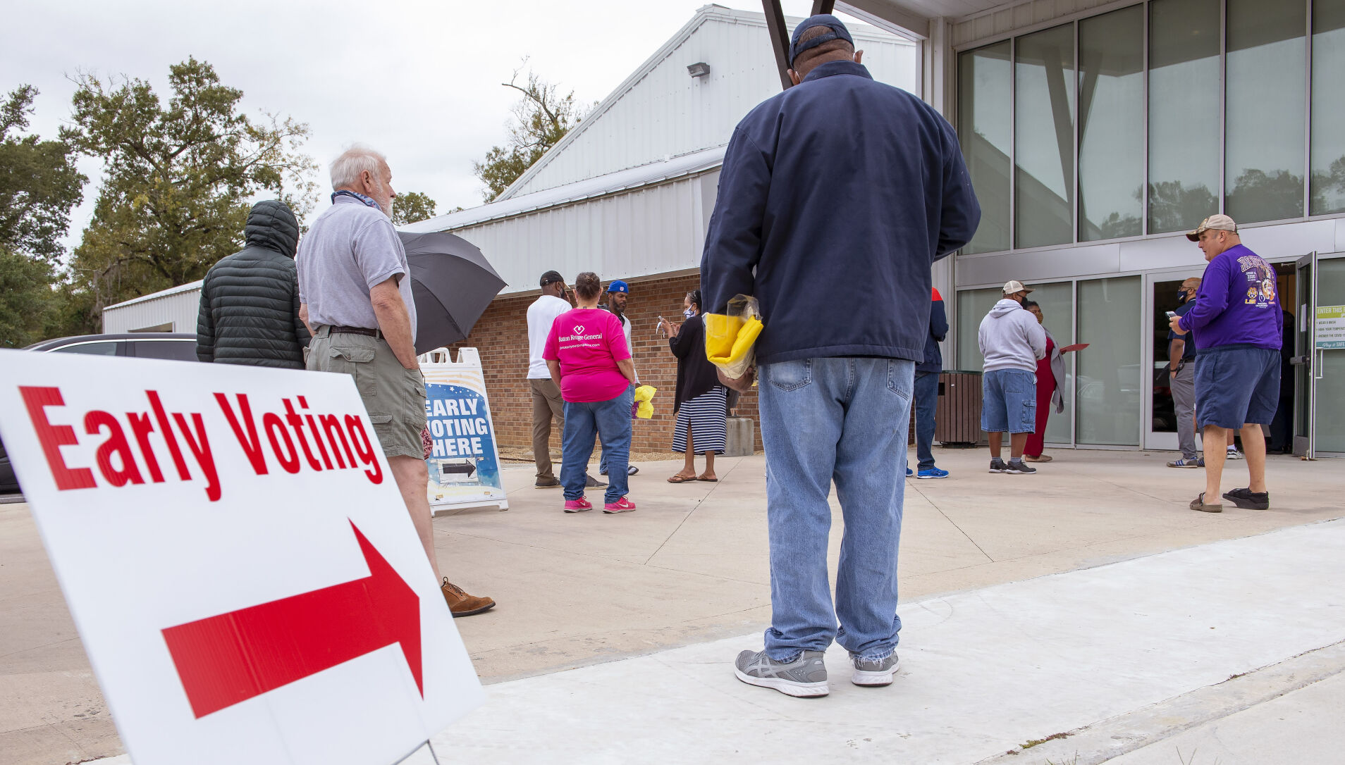 BR.earlyvoting.101720 0087 bf.jpg